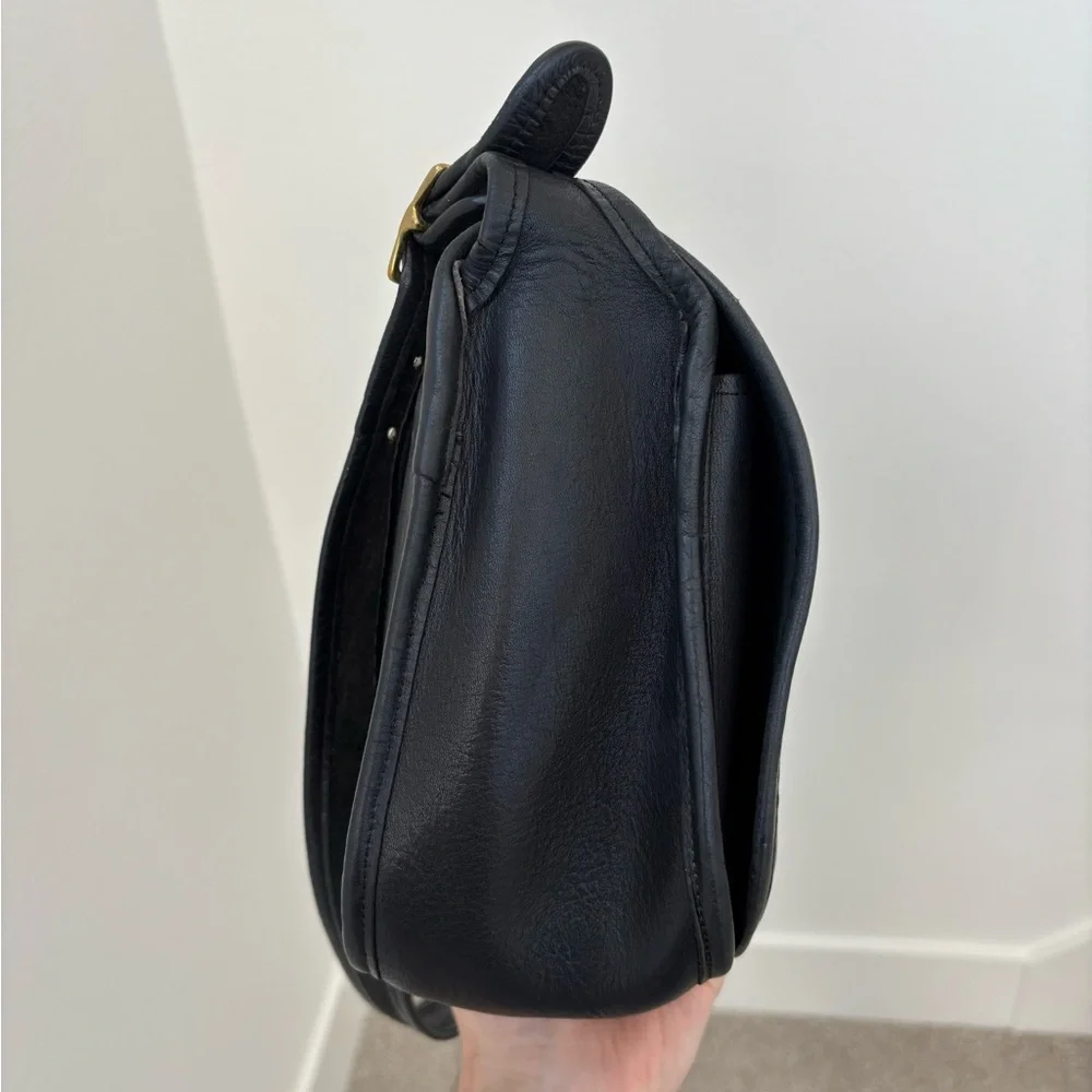 Vintage coach classic shoulder pouch - Picture 4 of 11